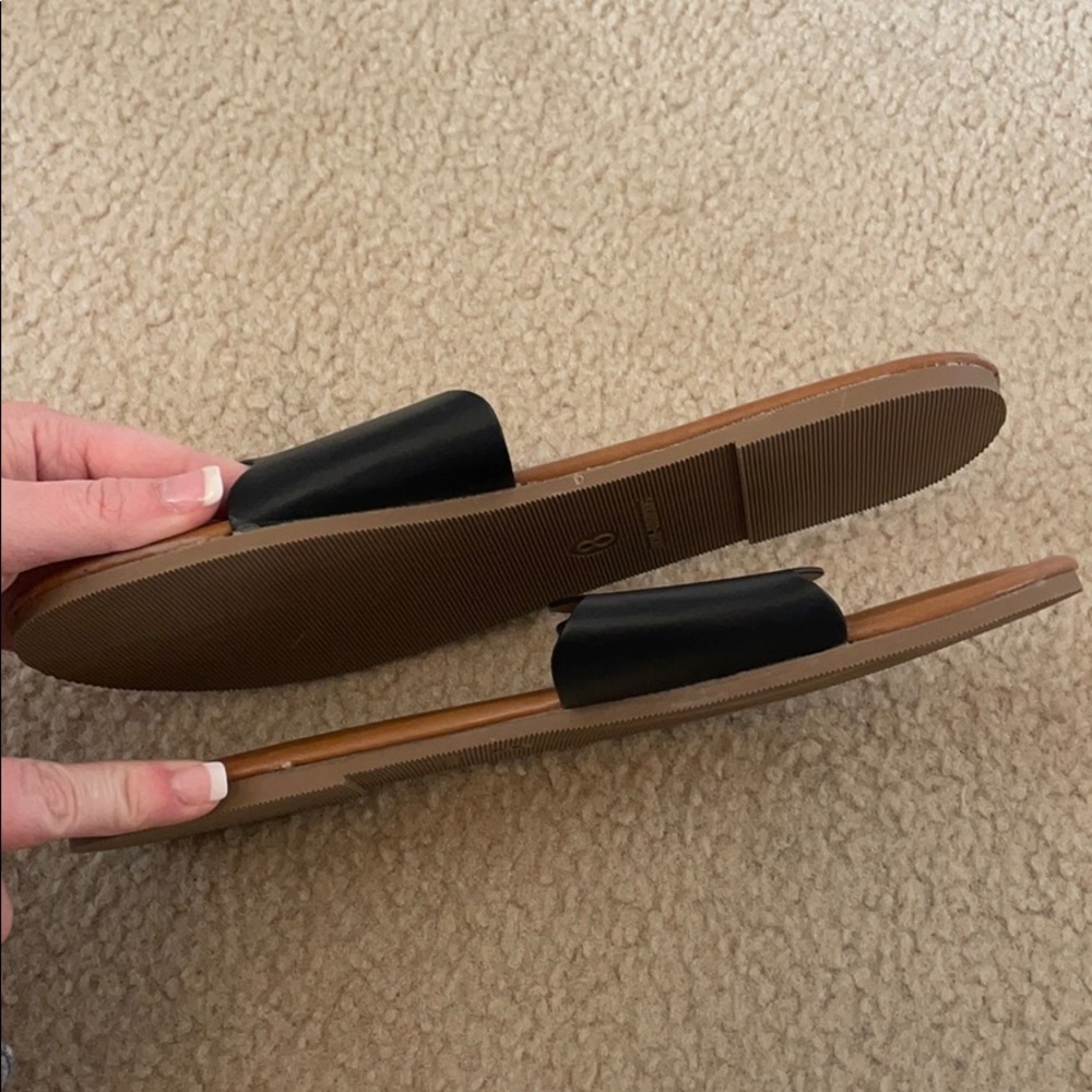 black flat sandals - Picture 3 of 3